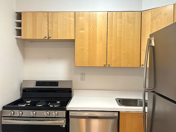 3rd image of 408 8th Ave APT 4B