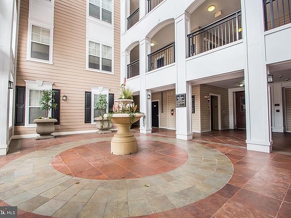 4th image of 501 Hungerford Dr APT 118