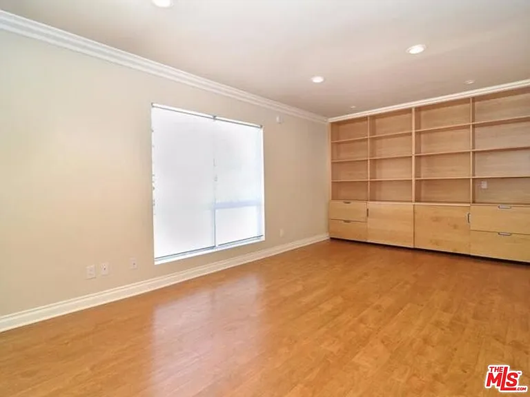 5354 Lindley Ave #301 — Photo 13