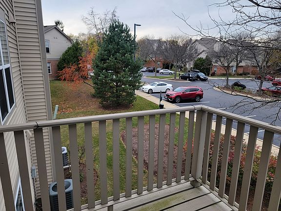 4th image of 109 White Oak Ct APT 5