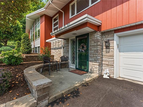 3rd image of 4849 Glenfield Dr