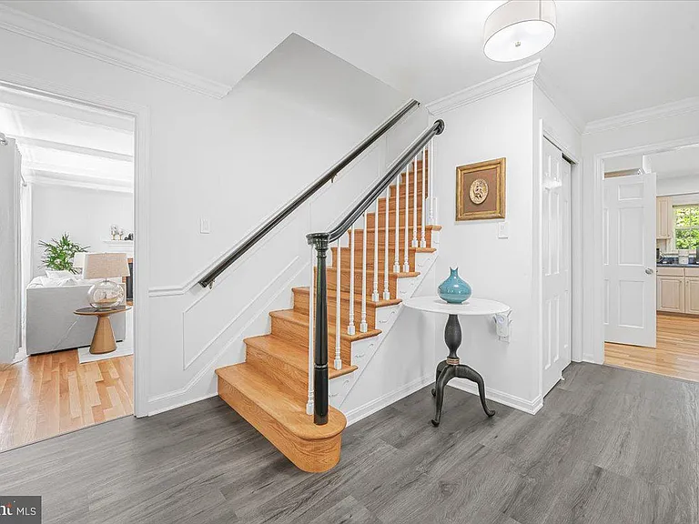 4025 N River St — Photo 3