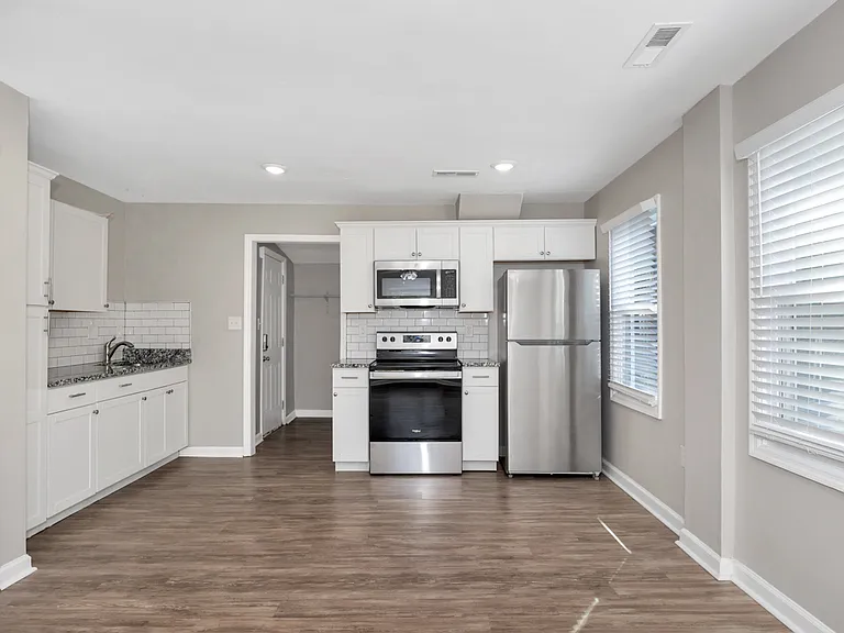 907 Fairway Dr NW — Photo 8