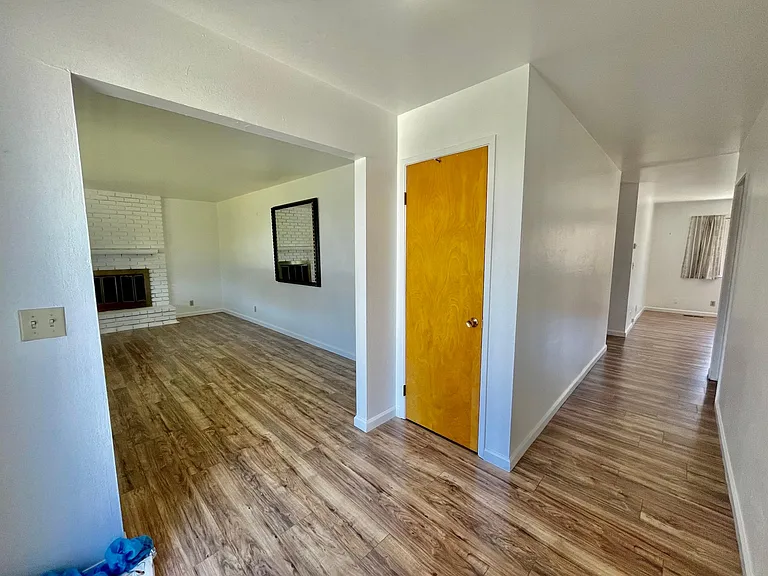716 Muir Dr — Photo 4