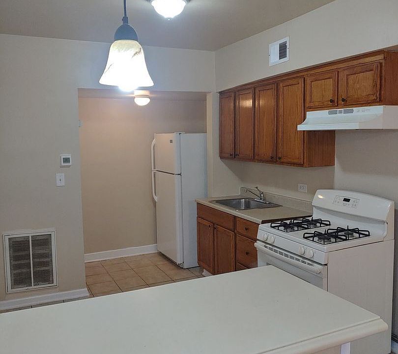 1st image of 4702 W Flournoy St #3
