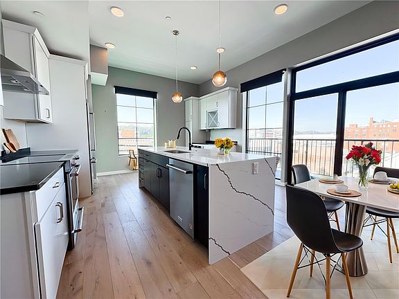 4th image of 2635 Penn Ave #401