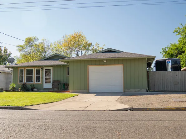 30 Ashley Pl, Central Pt, OR 97502