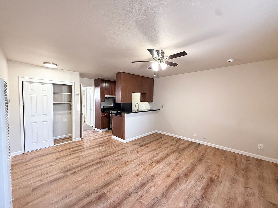 1st image of 2522 35th Ave #27