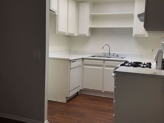 5th image of 407 W Lexington Dr #A104