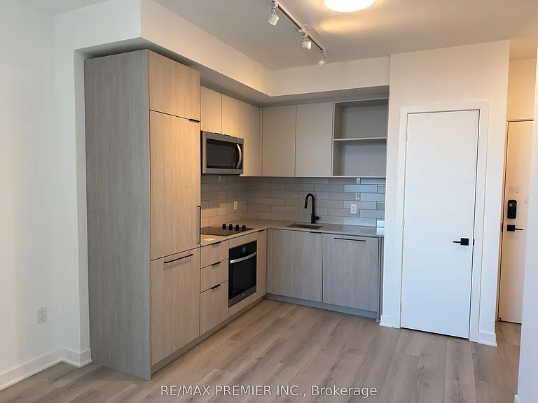 1185 Dupont St #803 — Photo 6