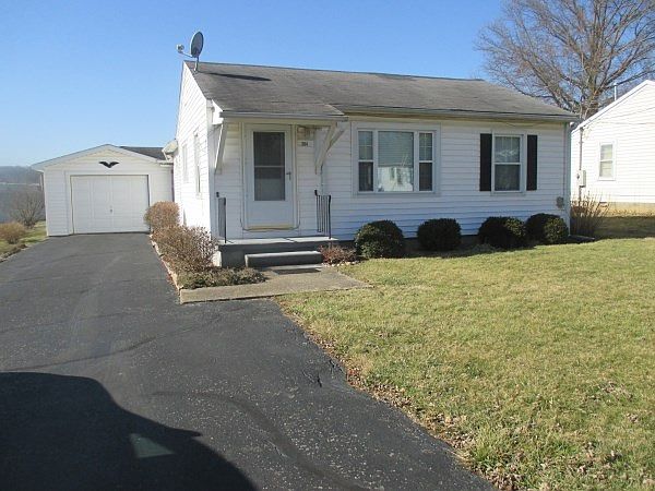 1st image of 204 N Willow St