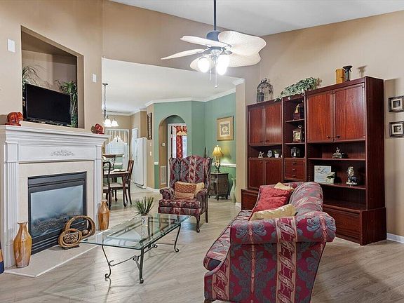 4th image of 2405 Valley Haven Dr