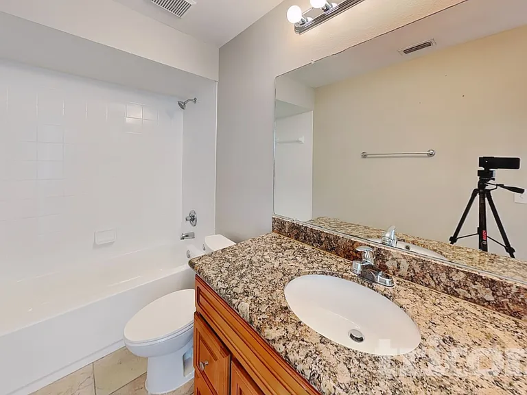 1020 Red Oak Cir — Photo 6