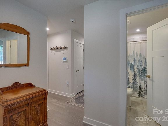 5th image of 2103 Goldwood Dr