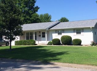526 Sara Dr, Centralia, IL 62801