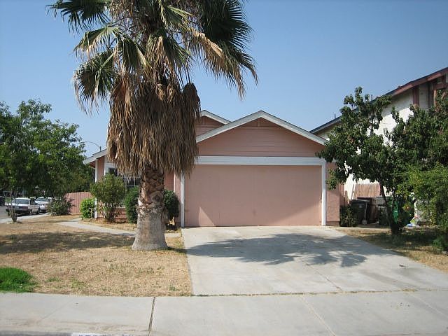 1st image of 25824 Parsley Ave