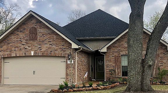 2nd image of 1121 West Dr