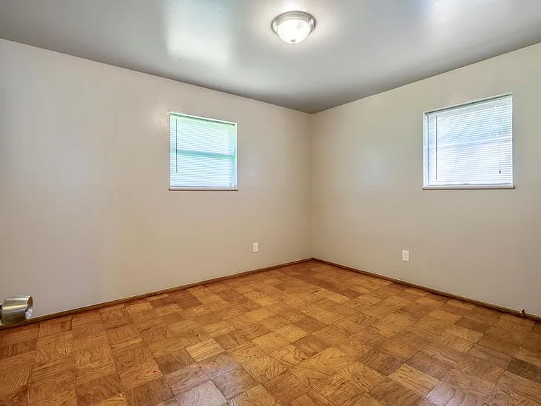 1509 NE 33rd St — Photo 5