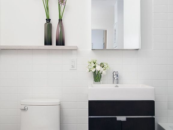 4th image of 200 E 39th St APT 5C