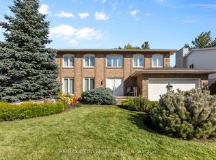 11 Garand Pl, Ottawa, ON K1H 8M1