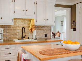 76 Webb Ave, Warwick, RI 02889