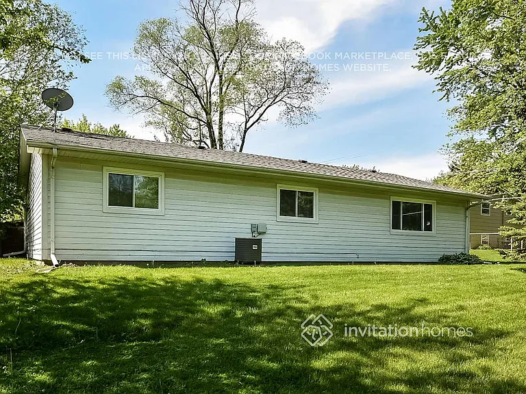 1571 Birch Ave — Photo 17