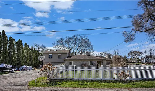 10401 Degrand St Photo 1