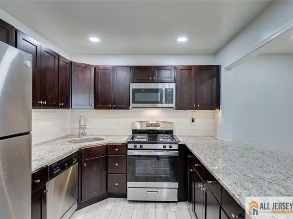 3406 Hana Rd, Edison, NJ 08817