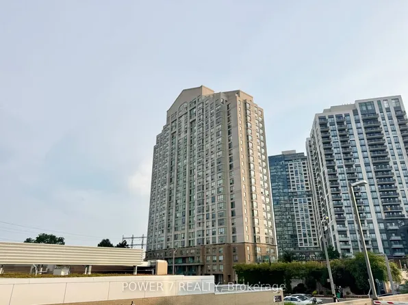 101 Subway Cres #Penthouse 304, Toronto, ON M9B 6K4