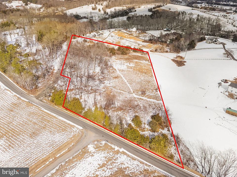 1st image of 33A Docs Rd