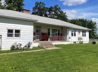 3538 Old 51 Rd, Sandoval, IL 62882