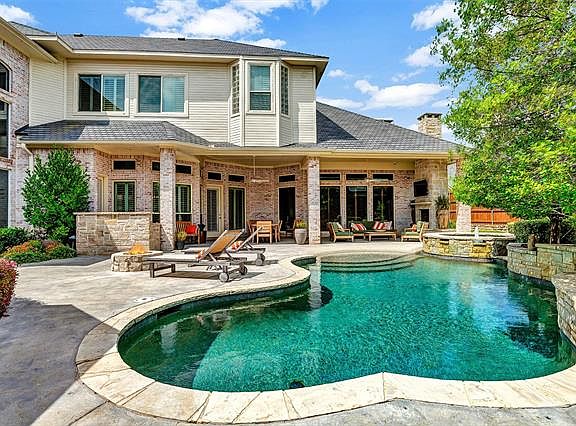 3rd image of 5213 Sky Lake Dr