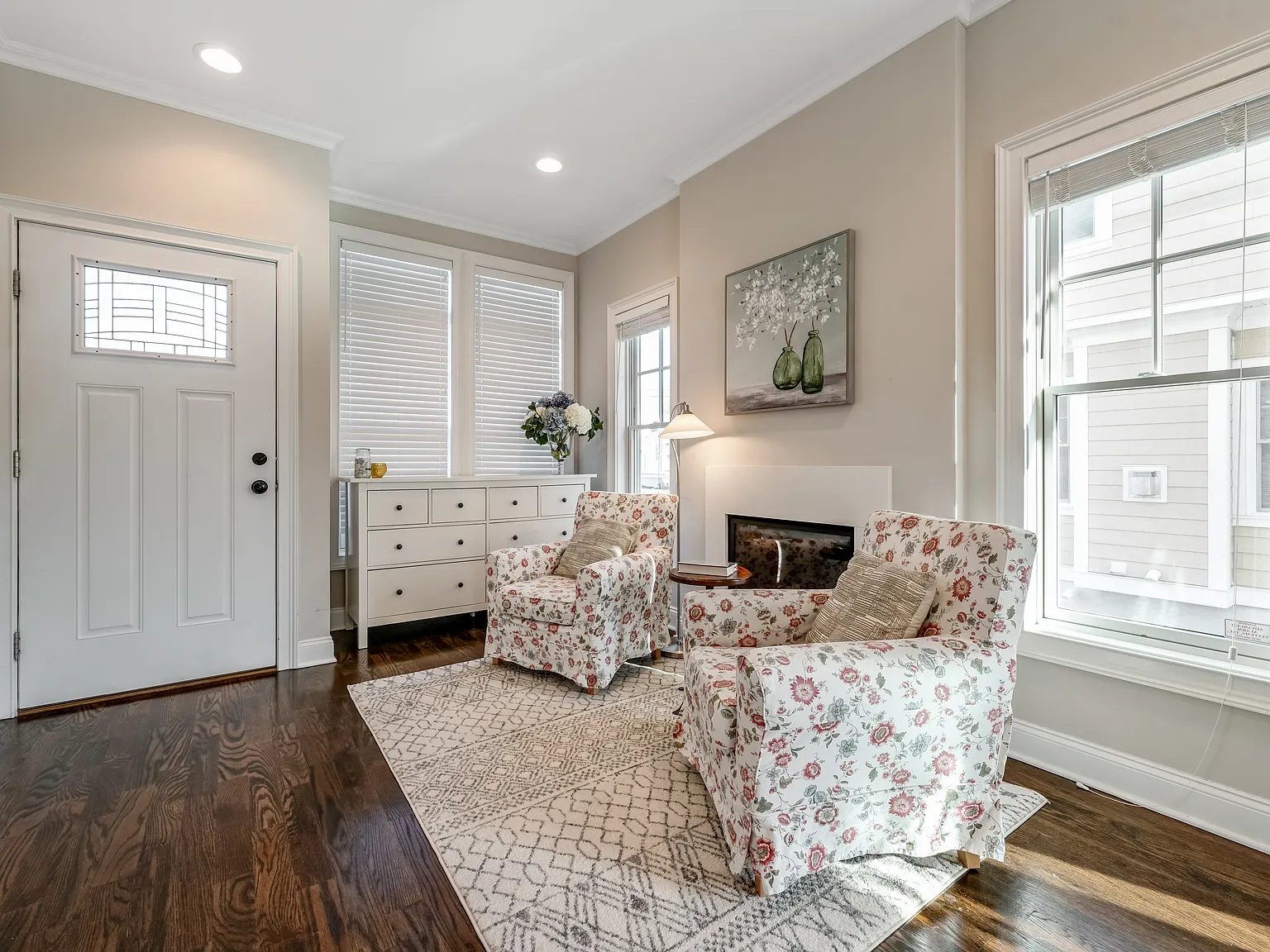 3 bed, 4.5 bath, 1853 sqft, $6,000 — Photo 3