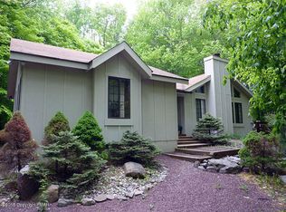121 Gross Dr, Pocono Pines, PA