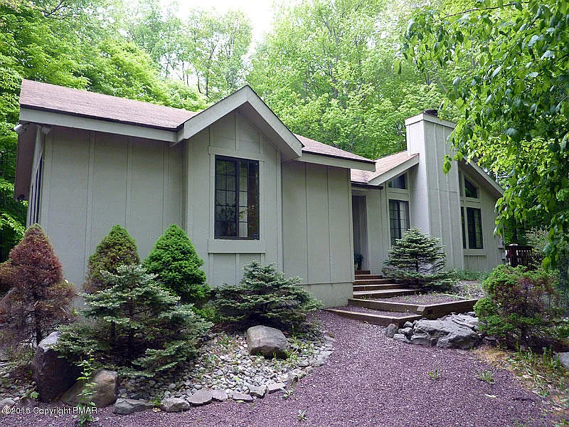 121 Gross Dr photo 1