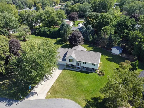 2434 Simpson Court, Mcfarland, WI 53558