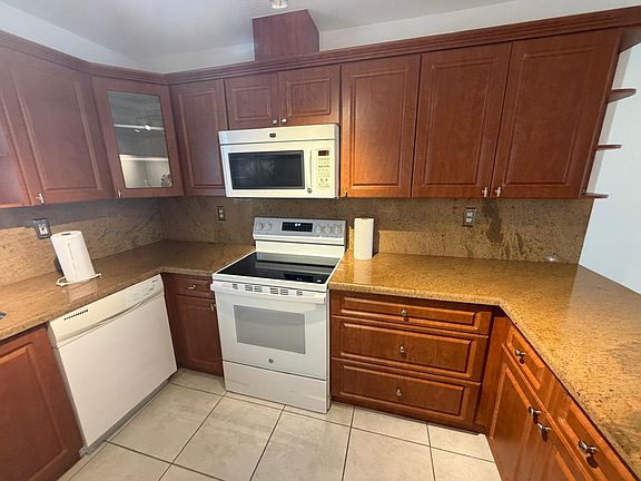 5th image of 71 Coral Dr