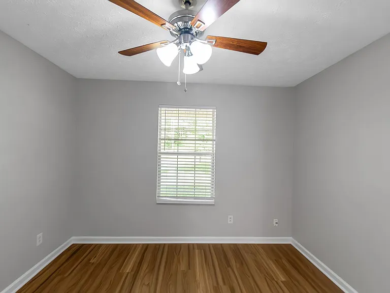 97 Livingston Ln — Photo 18