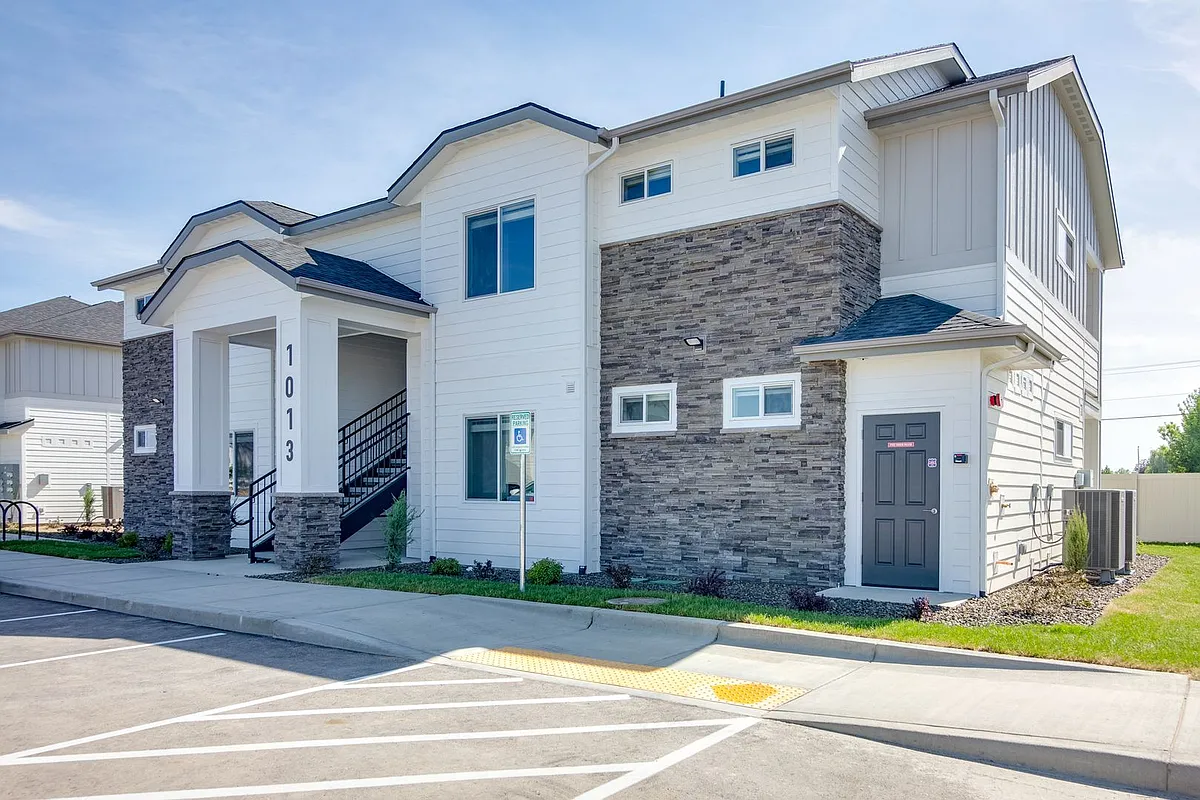 Building Photo - 1005 Wilford Ln #201