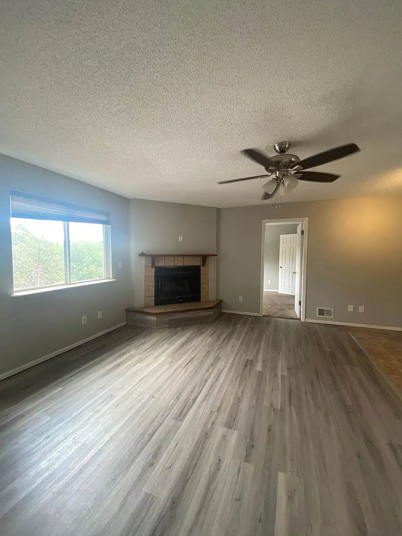 2030 W Yampa St — Photo 3