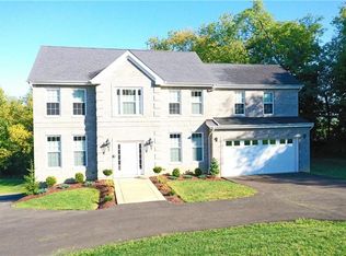 321 Johnston Rd, Upper Saint Clair, PA 15241