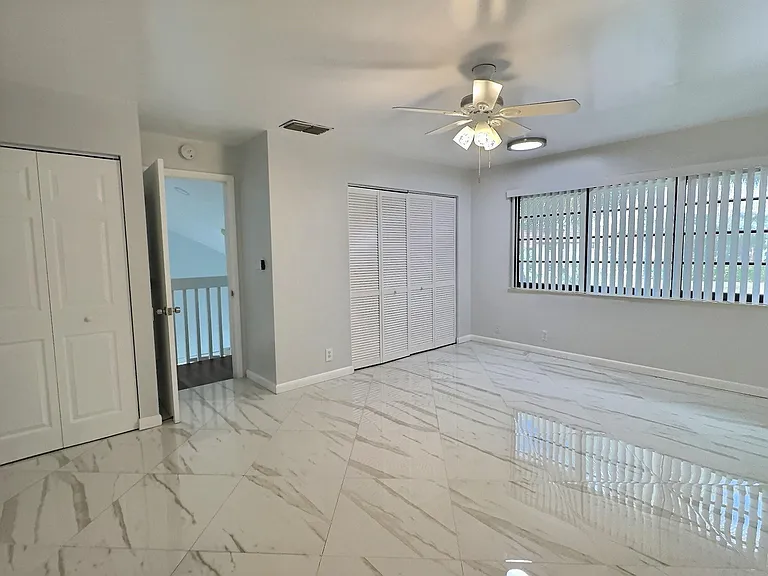 2652 Riverside Dr — Photo 10