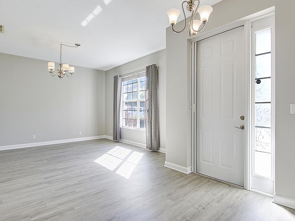 5th image of 2341 SE Gillette Ave