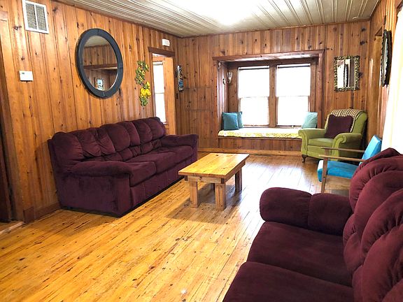 2nd image of 231 Lake St