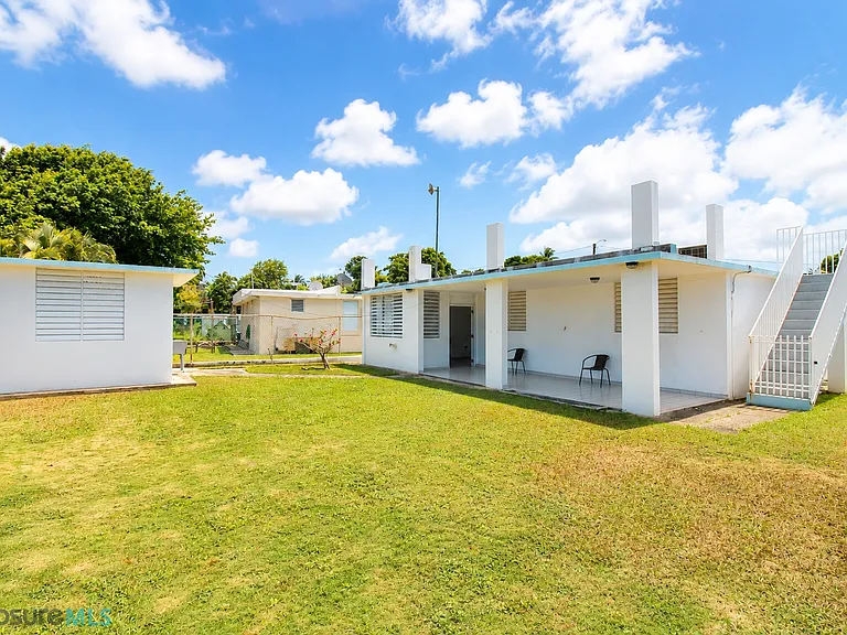 1 Calle 6 — Photo 14