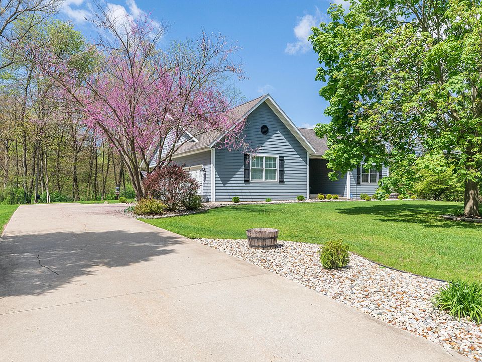 1st image of 37 Summerset Dr