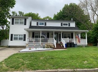 18 Dennis Dr, Ronkonkoma, NY 11779