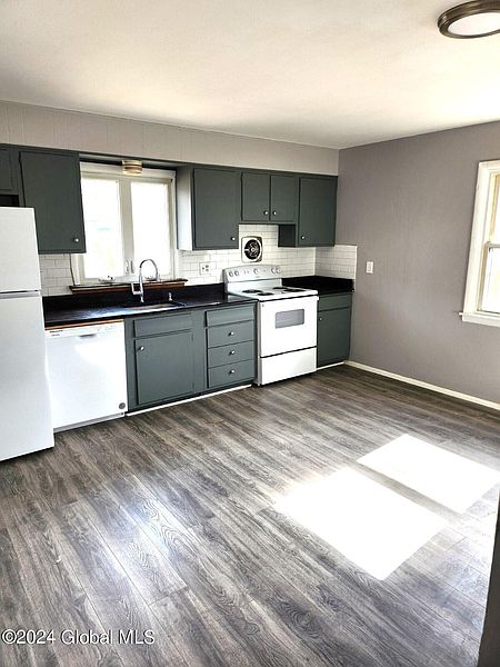 4th image of 7 Van Dyke Road