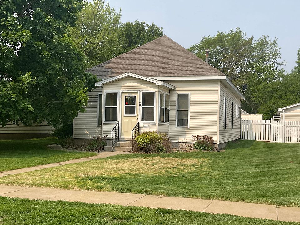 2nd image of 607 Sheridan St