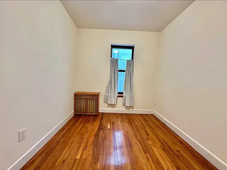 22 W 77th St #54 — Photo 5